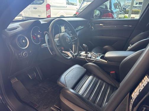2022 Alfa Romeo Stelvio Quadrifoglio