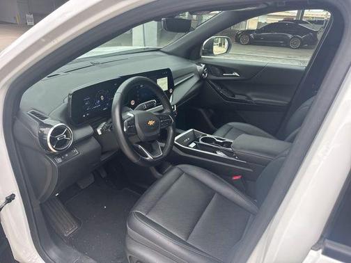 Summit White 2025 Chevrolet Equinox 1LT