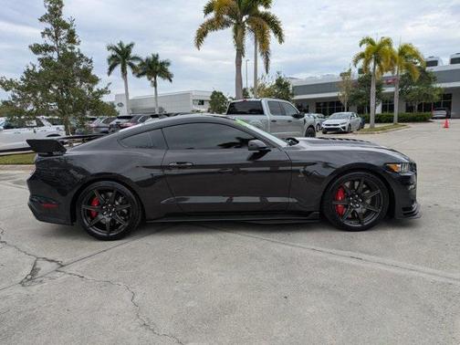 2022 Ford Shelby GT500 Base