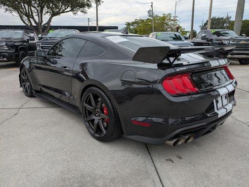 2022 Ford Shelby GT500 Base