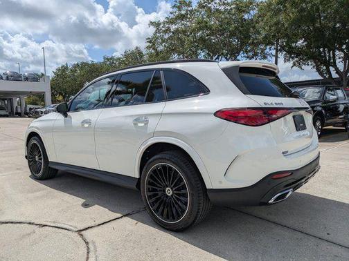 Polar White 2025 Mercedes-Benz GLC 300 4MATIC
