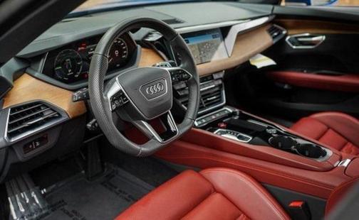 2023 Audi e-tron GT Premium Plus quattro