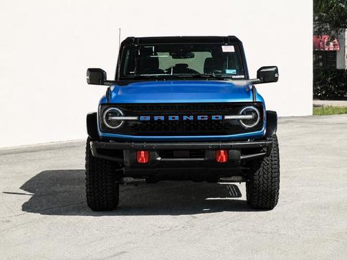 OXFORD WHITE 2025 Ford Bronco Stroppe Edition