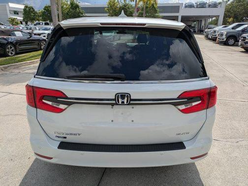 Platinum White Pearl 2023 Honda Odyssey Elite