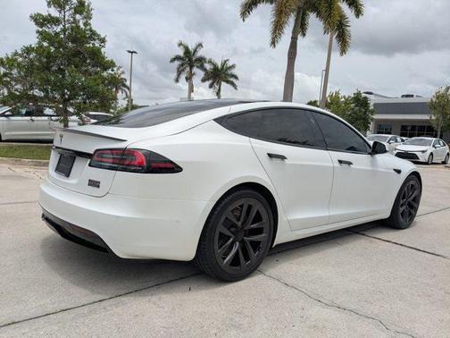 2022 Tesla Model S Plaid