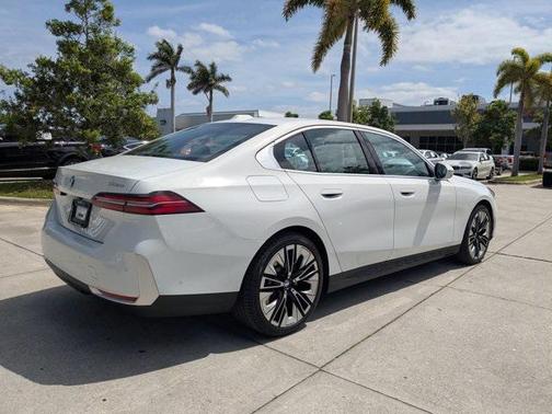 2025 BMW 530 i