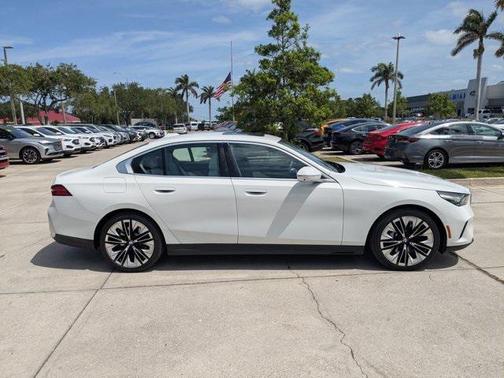 2025 BMW 530 i