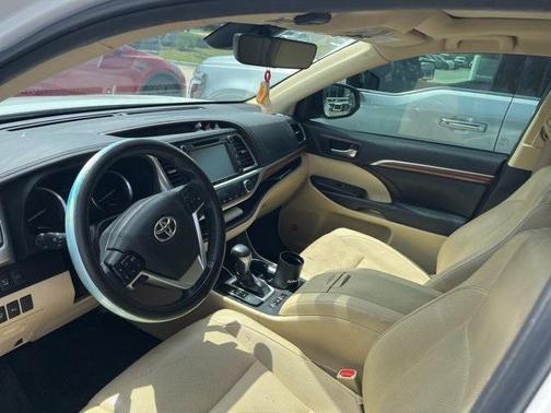 2019 Toyota Highlander Limited Platinum