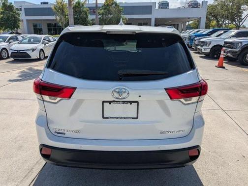 2019 Toyota Highlander Limited Platinum