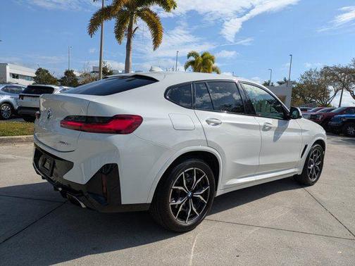 2023 BMW X4 xDrive30i