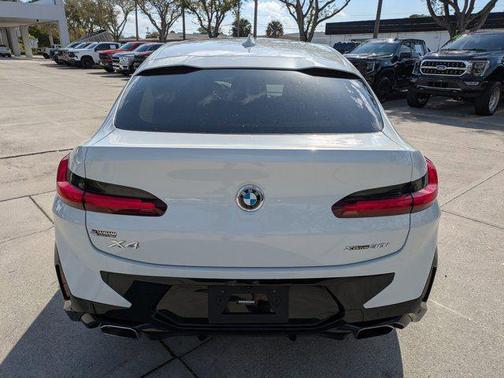 2023 BMW X4 xDrive30i