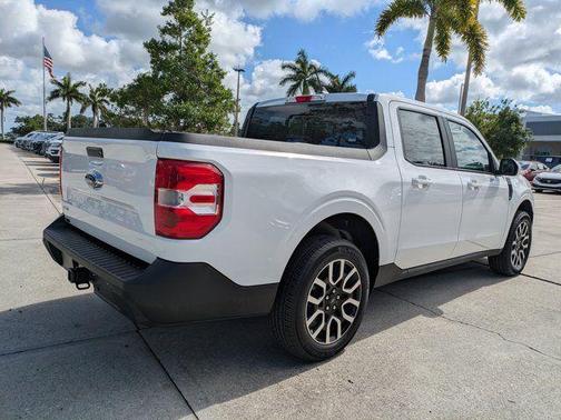 Oxford White 2023 Ford Maverick Lariat