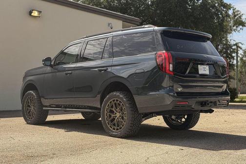 STONE BLUE METALLIC 2026 Ford Expedition Tremor
