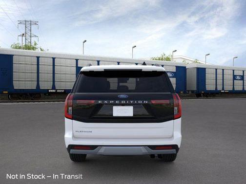Star White Metallic Tri-Coat 2026 Ford Expedition Platinum
