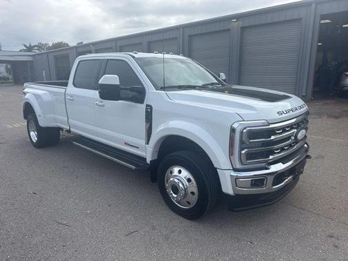 2022 Ford F-450 Lariat