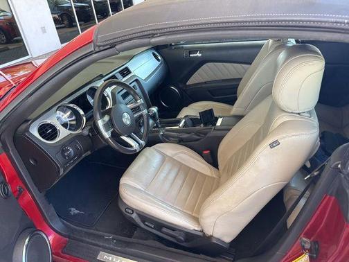 2012 Ford Mustang V6 Premium