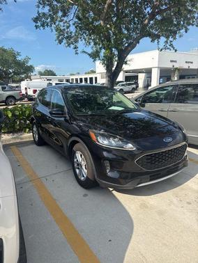 AGATE BLACK METALLIC 2020 Ford Escape SE