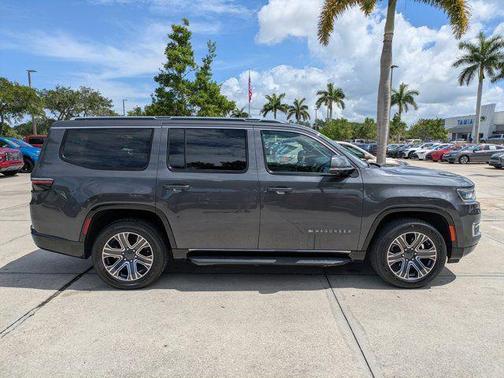 Baltic Gray Metallic Clearcoat 2022 Jeep Wagoneer Series III 4x4