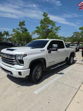 Iridescent Pearl Tricoat 2024 Chevrolet Silverado 2500 High Country