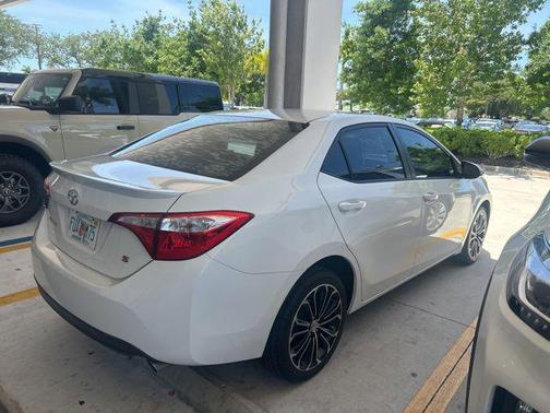 Super White 2016 Toyota Corolla S Plus