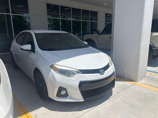 Super White 2016 Toyota Corolla S Plus