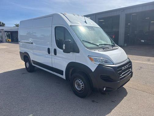 Bright White Clearcoat 2024 RAM ProMaster 2500 Tradesman