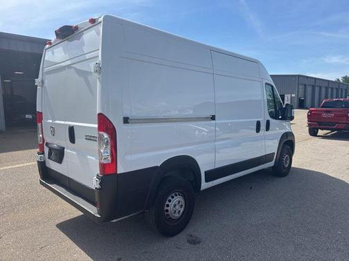 Bright White Clearcoat 2024 RAM ProMaster 2500 Tradesman