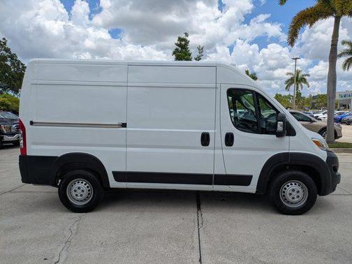 Bright White Clearcoat 2024 RAM ProMaster 2500 Tradesman