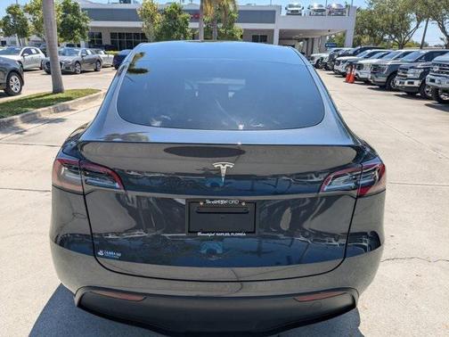 2024 Tesla Model Y Long Range Dual Motor All-Wheel Drive