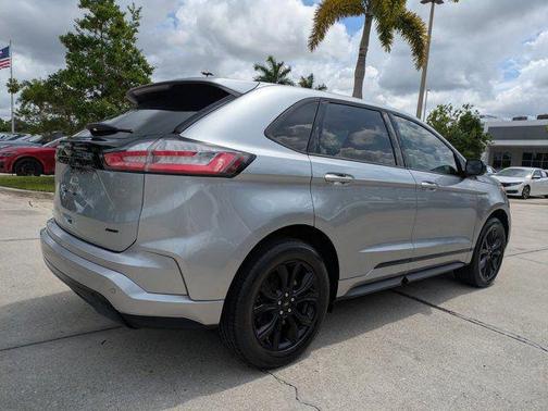 ICONIC SILVER 2024 Ford Edge SE
