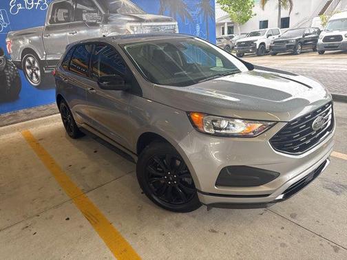 ICONIC SILVER 2024 Ford Edge SE