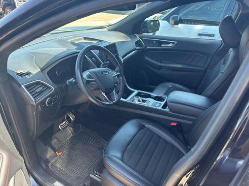 AGATE BLACK METALLIC 2024 Ford Edge ST Line