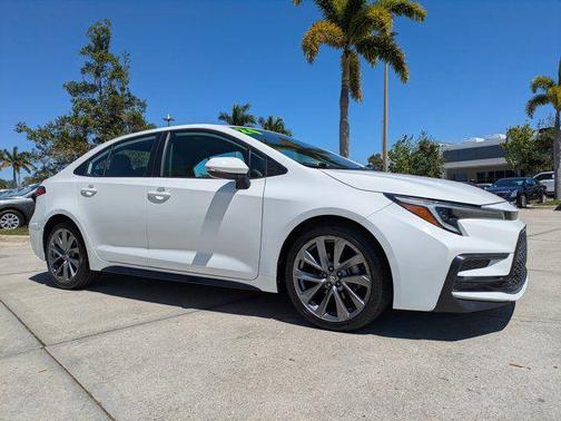 Ice Cap 2024 Toyota Corolla SE