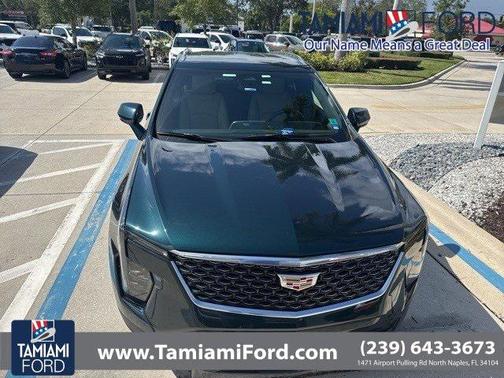 2024 Cadillac XT4 Premium Luxury