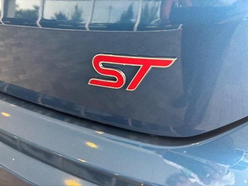 2019 Ford Edge ST
