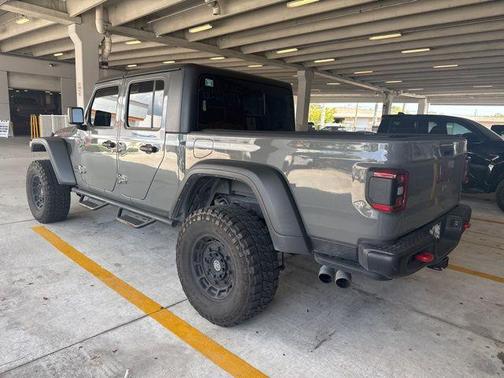 Sting-Gray Clearcoat 2023 Jeep Gladiator Rubicon