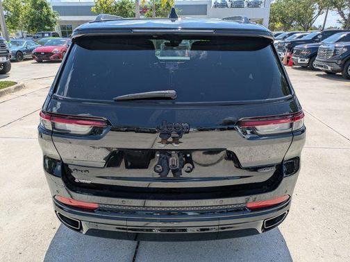 Diamond Black Crystal Pearlcoat 2025 Jeep Grand Cherokee L Summit