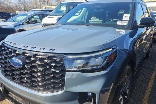 2025 Ford Explorer ST-Line