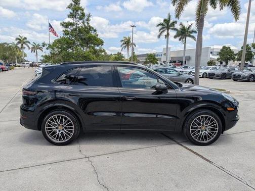 2023 Porsche Cayenne Platinum Edition