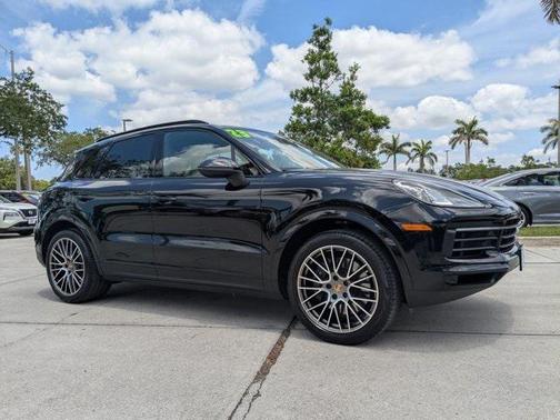 2023 Porsche Cayenne Platinum Edition