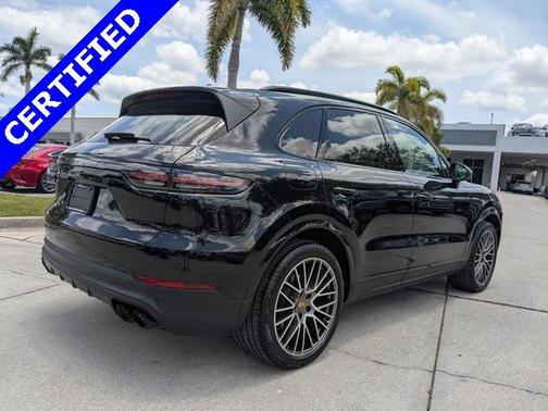 2023 Porsche Cayenne Platinum Edition
