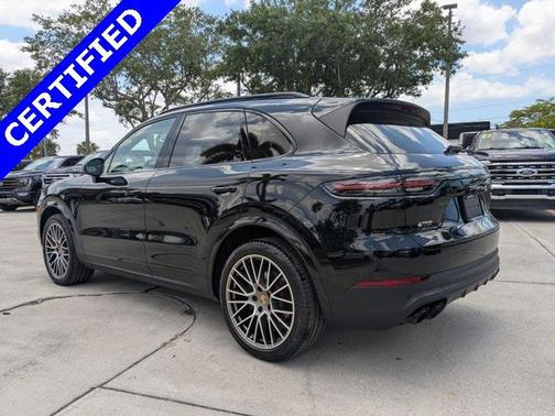 2023 Porsche Cayenne Platinum Edition