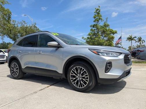 2023 Ford Escape SE