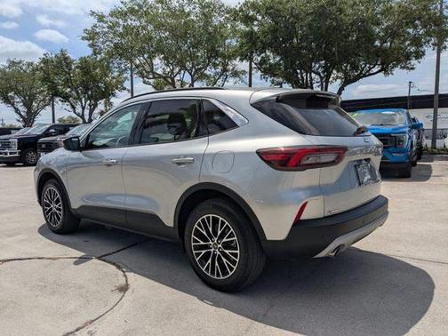 2023 Ford Escape SE
