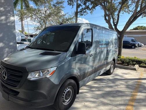 2022 Mercedes-Benz Sprinter 2500 Standard Roof