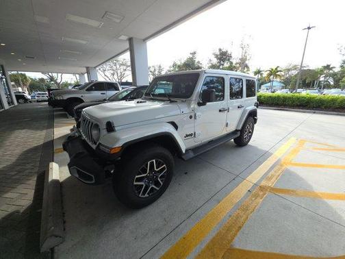 2025 Jeep Wrangler 4-Door Sahara 4x4
