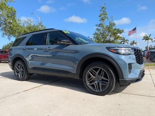 2025 Ford Explorer ST-Line