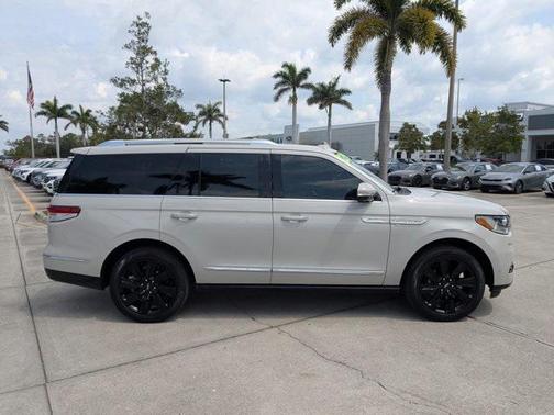 2023 Lincoln Navigator Reserve
