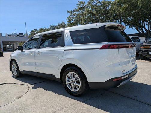 Snow White Pearl 2024 Kia Carnival LX