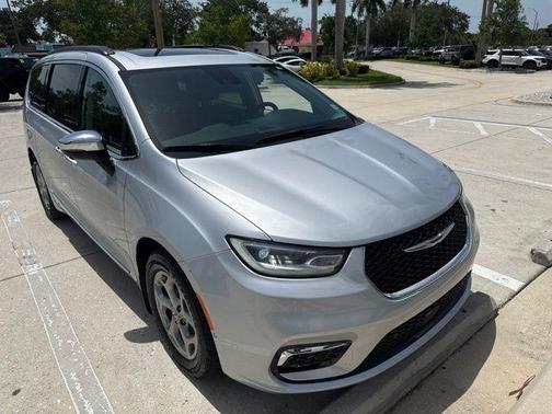 Silver Mist Clearcoat 2023 Chrysler Pacifica Limited